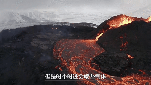 2025新澳门天天开奖结果和火山喷发时游客急逃与火山喷发急救